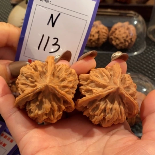 文玩核桃吊坠113帝王正奔47尺