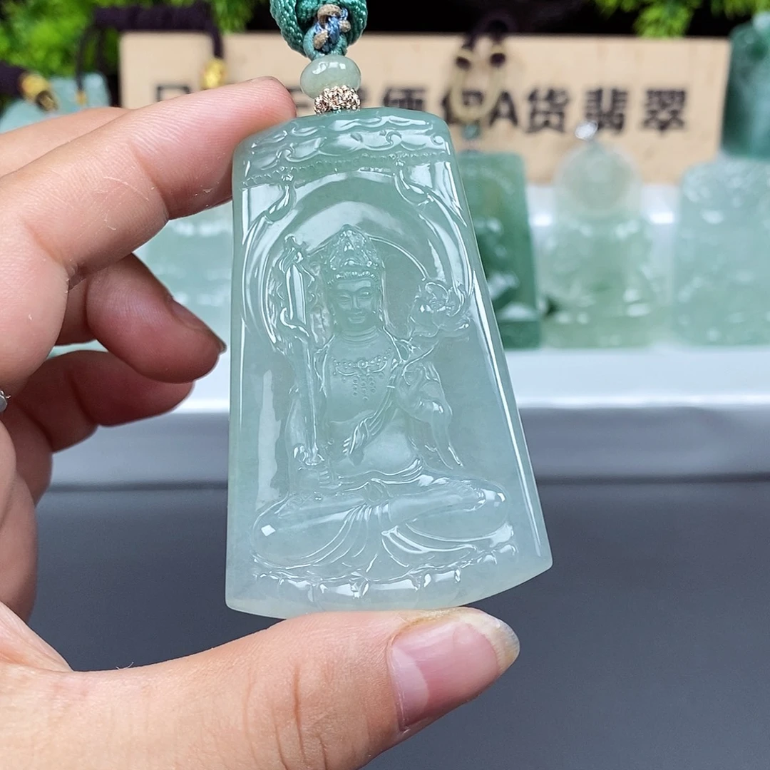 老***家翡翠未镶嵌颈饰翡翠