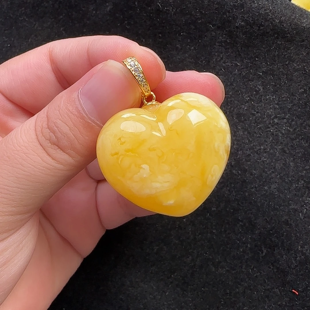 蜜蜡未镶嵌珠宝奇石