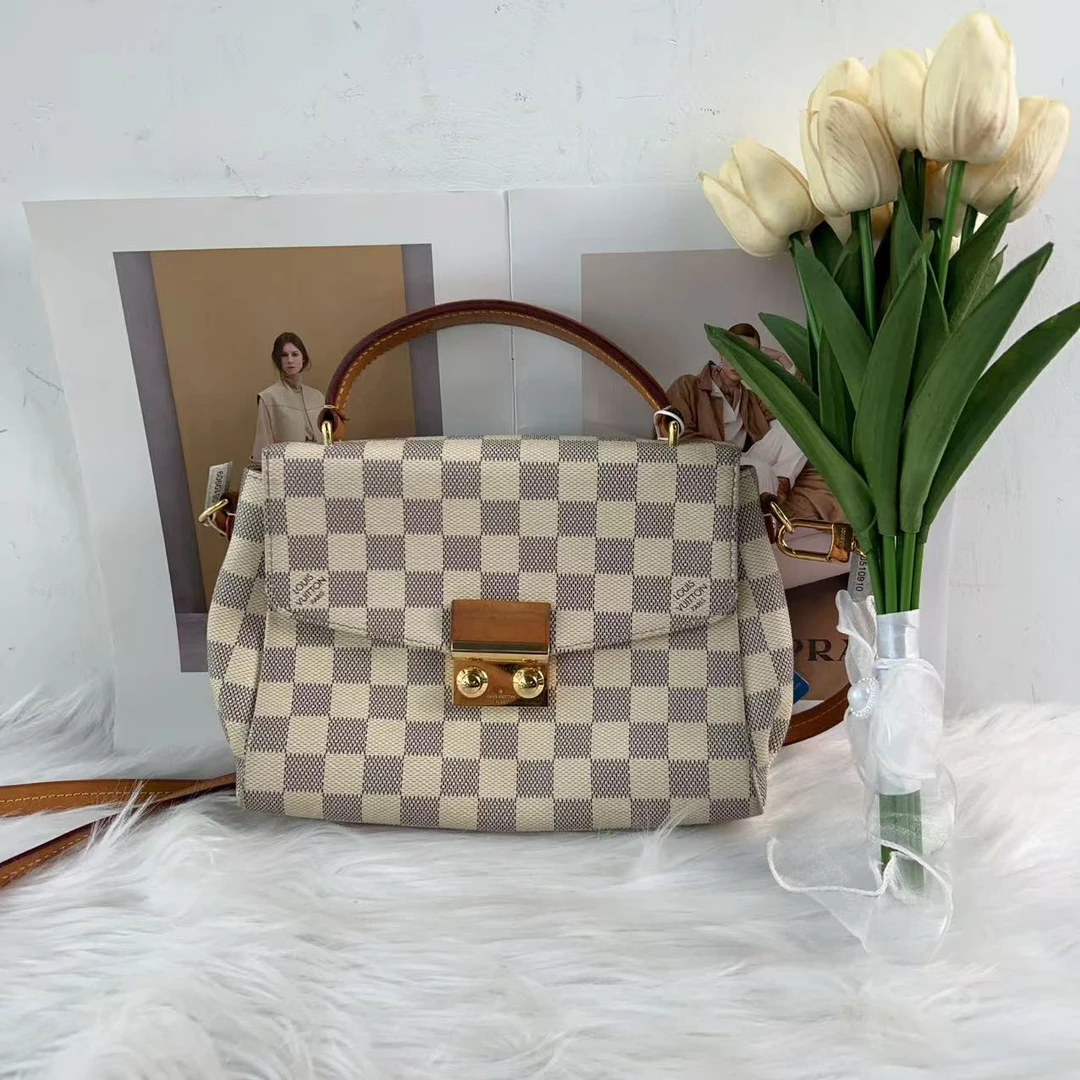 95新 LouisVuitton/路易威登 路易威登百搭款白棋盘格邮差xh095