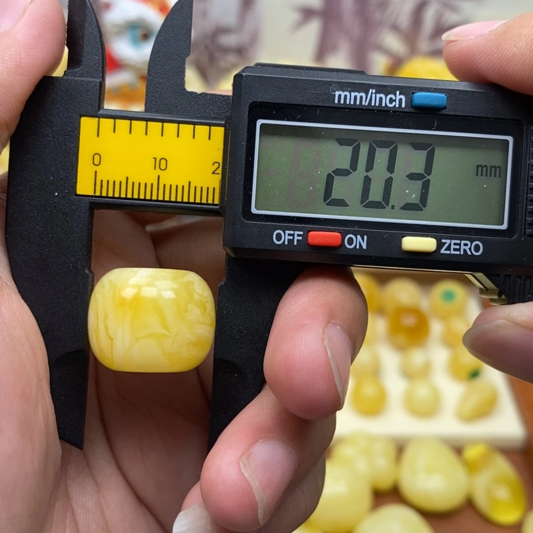 琥珀未镶嵌珠宝奇石