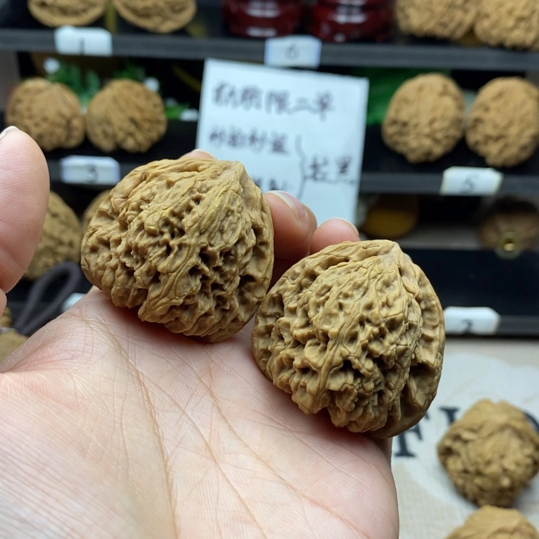 河***泰吊坠文玩核桃南疆