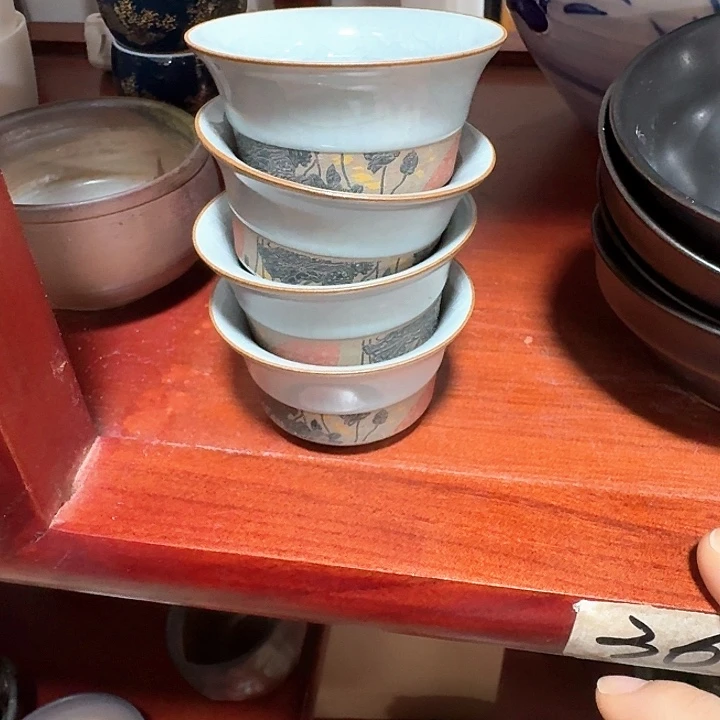 主人杯一个，瓷。。品茗瓷