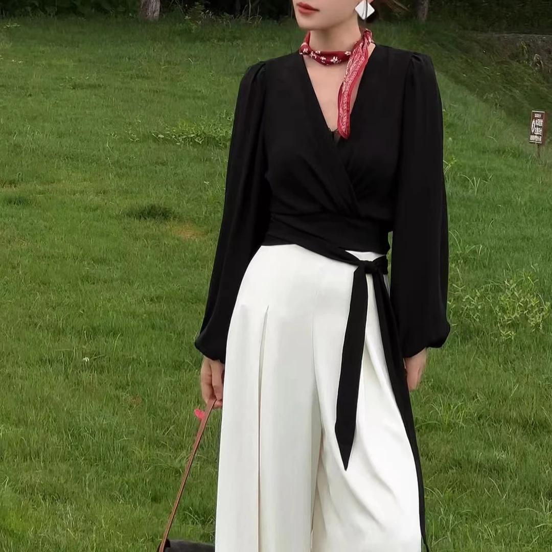 清凉防晒赫本风法式V领绑带设计感气质上衣2025设计师高腰夏季