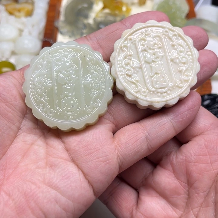 未镶嵌蛇纹石玉颈饰