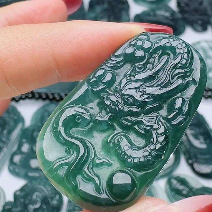 颈饰未镶嵌翡翠多样性发其一