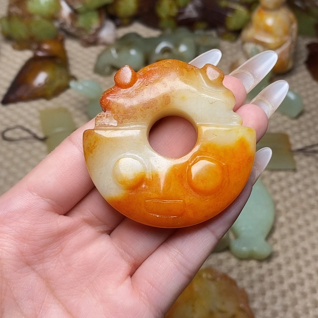 未镶嵌蛇纹石玉颈饰