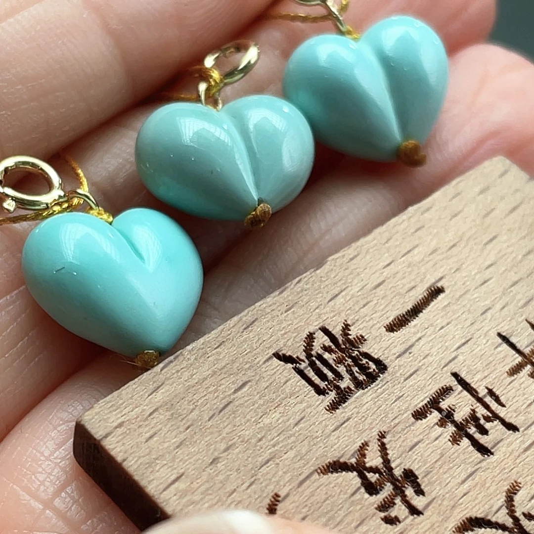 未镶嵌绿松石颈饰