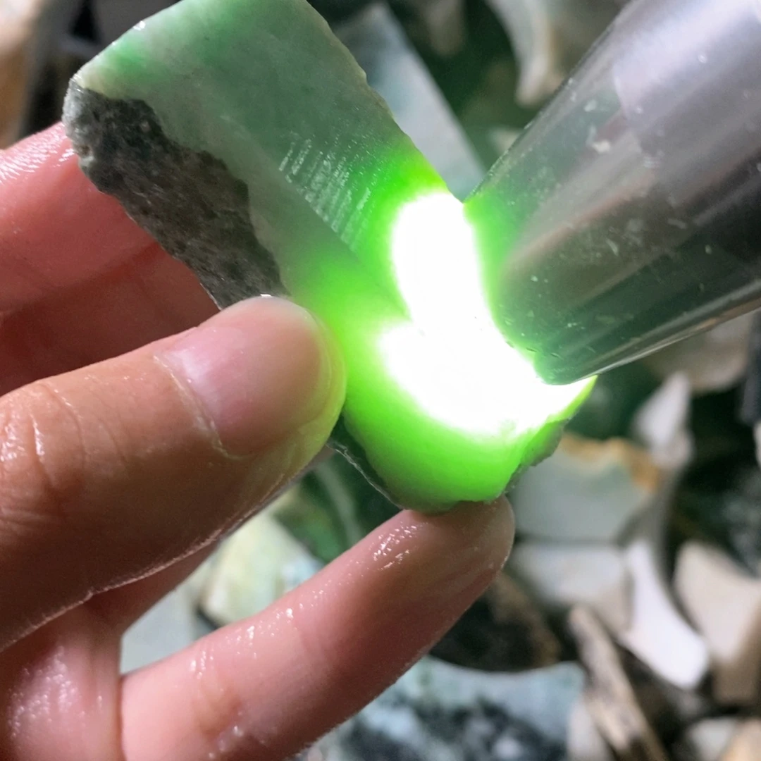 颈饰未镶嵌翡翠天然翡翠