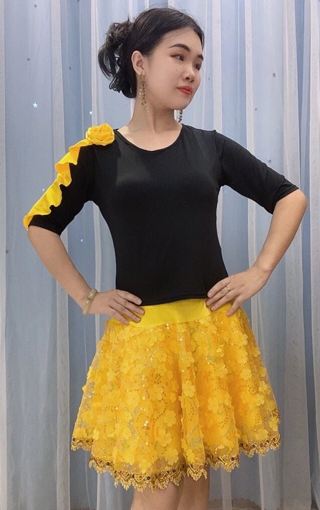 花朵圆领T恤荷叶边百搭极简风洋气公主女士短款