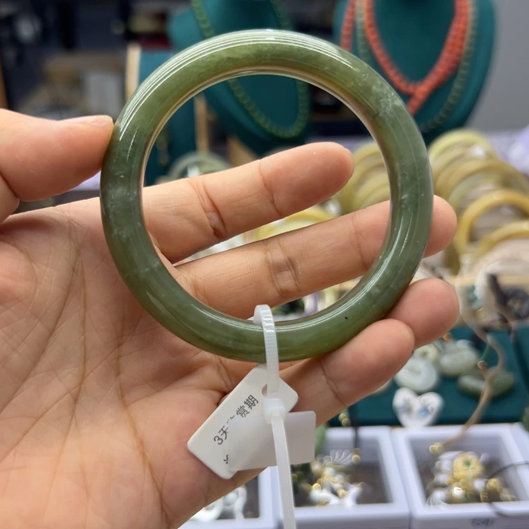 和田玉手镯未镶嵌57圈围1837