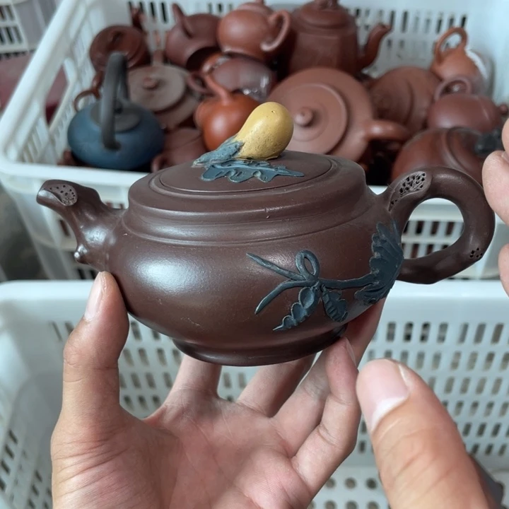 茶壶紫砂老厂紫砂壶一件。