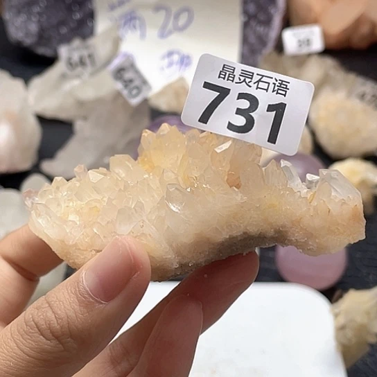 若***。水晶大型摆件（非配饰）未镶嵌