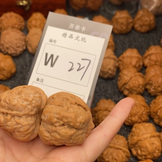 吊坠桃核我是第一百37
