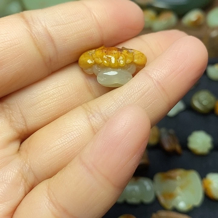 大***7岫岩河磨玉（透闪石质玉）未镶嵌颈饰