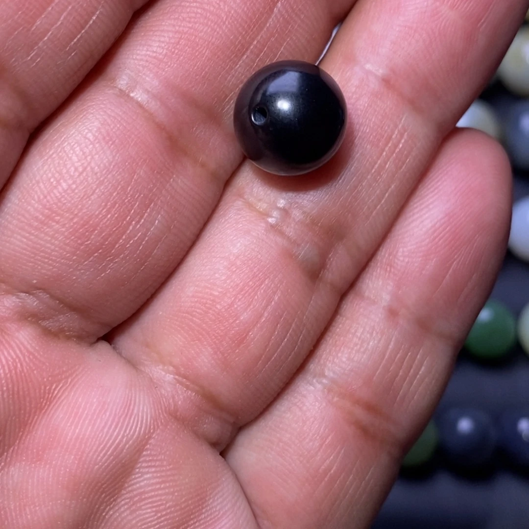 飞***)和田玉未镶嵌珠宝半成品