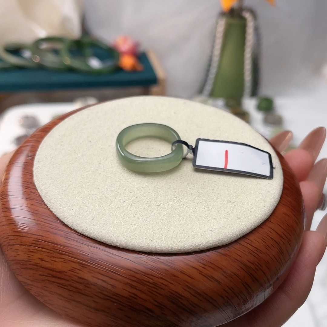 和田玉未镶嵌戒指湖水绿冰方圆17.1v35