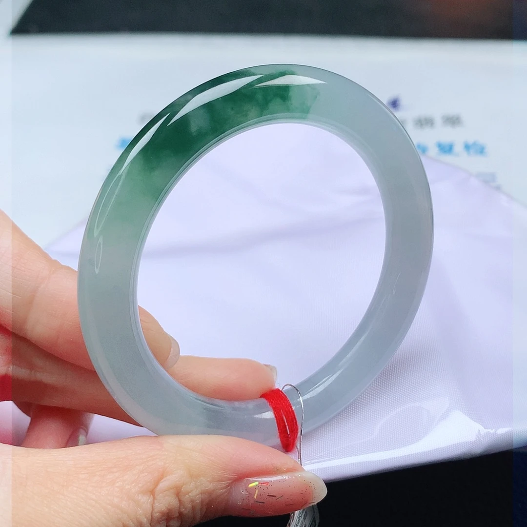 翡翠手镯（圆镯）未镶嵌53圆