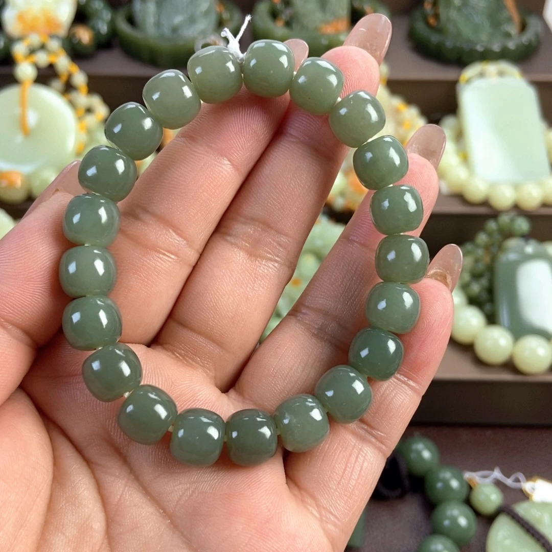 透闪石质玉未镶嵌手串