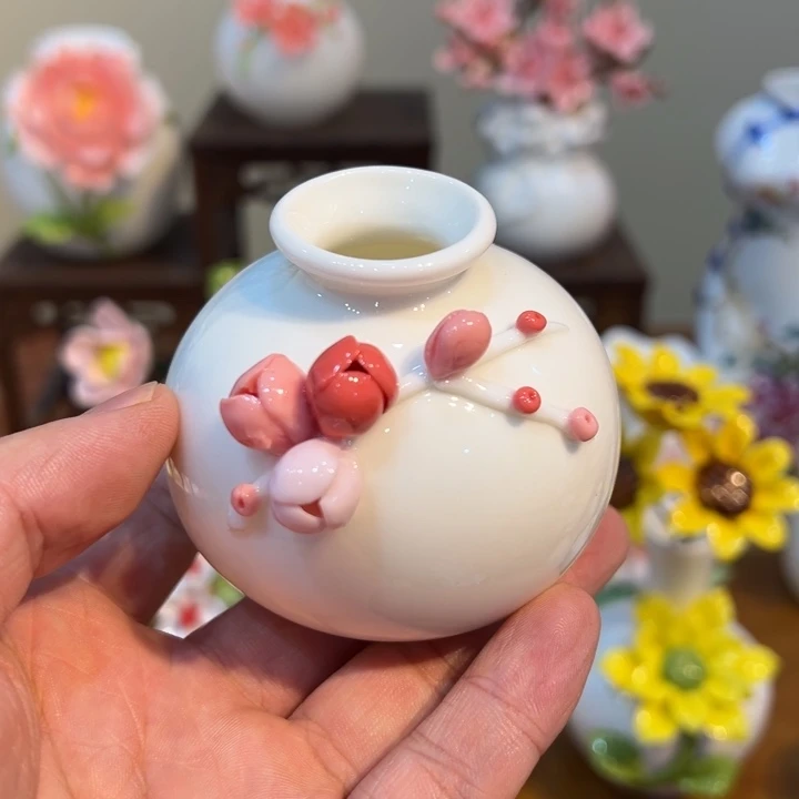 手工精致陶瓷摆件