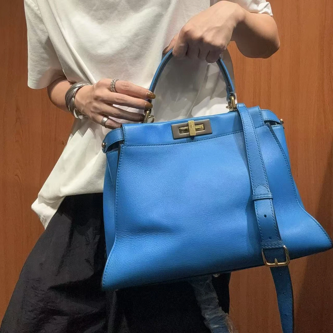 95新 FENDI/芬迪 【蕾】 80 0647 蓝色peekaboo手提包