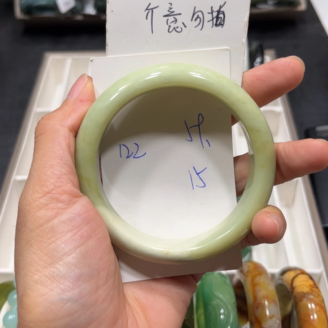 未镶嵌蛇纹石玉手镯