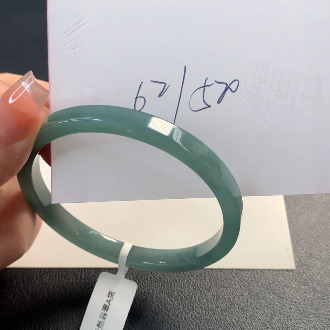 翡翠未镶嵌手镯手镯