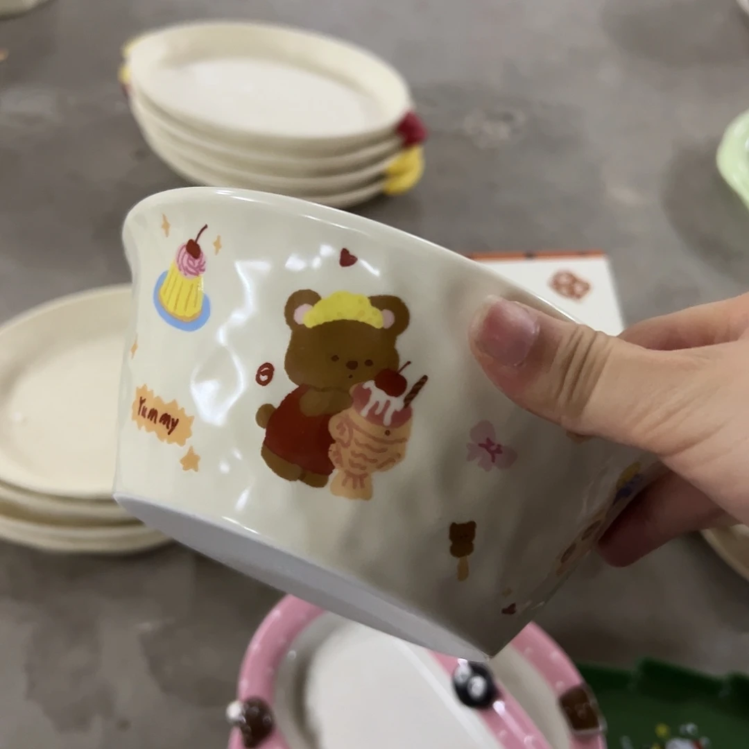 瓷微瑕七寸熊汤碗一个