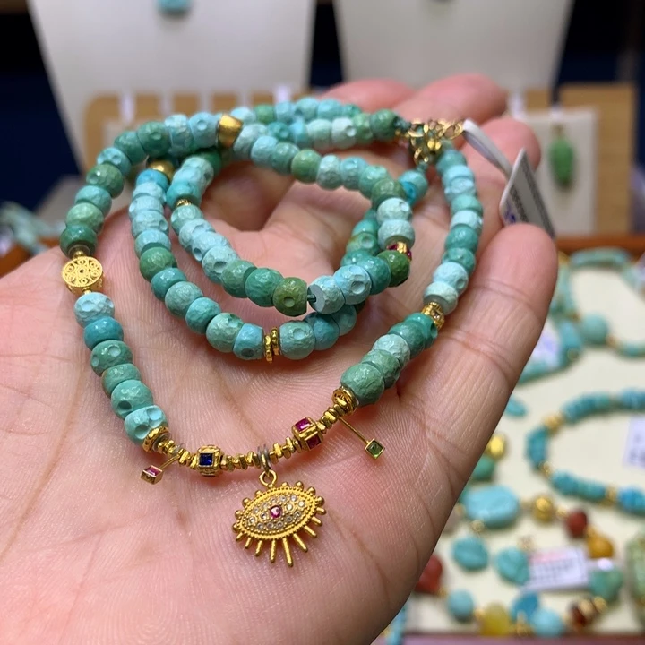 绿松石18K金镶嵌锁骨