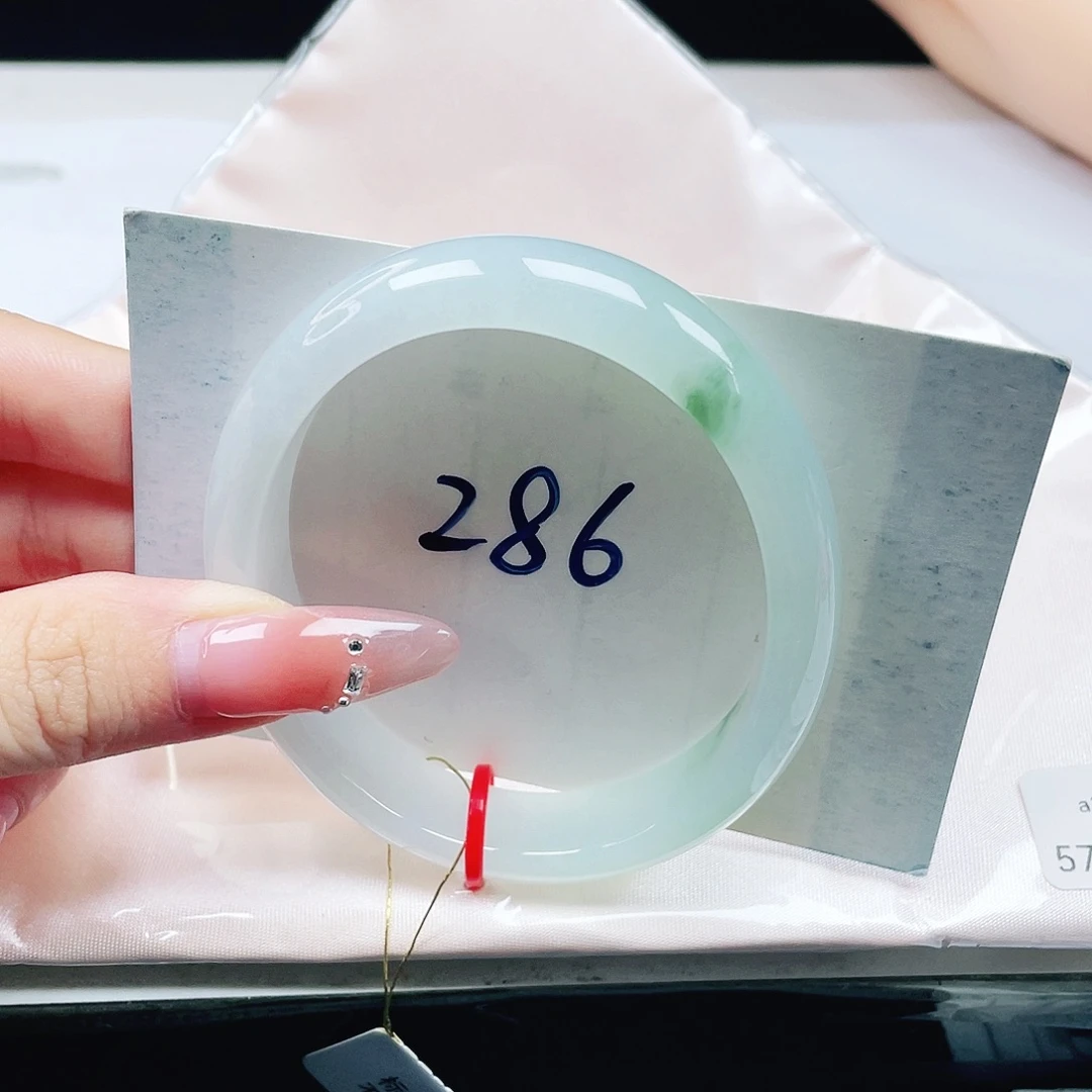 未镶嵌手镯（贵妃镯）翡翠57+