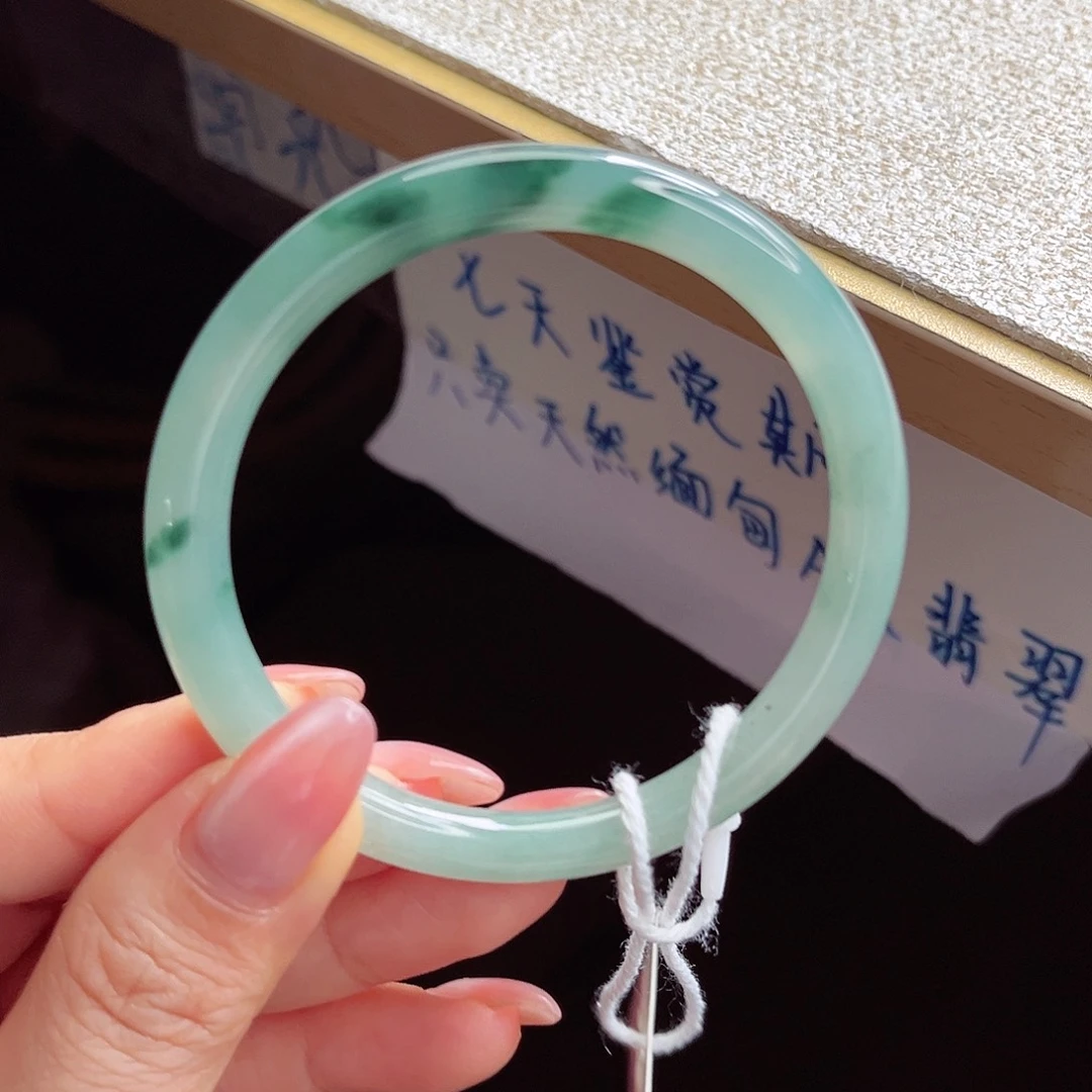 翡翠未镶嵌手镯手镯