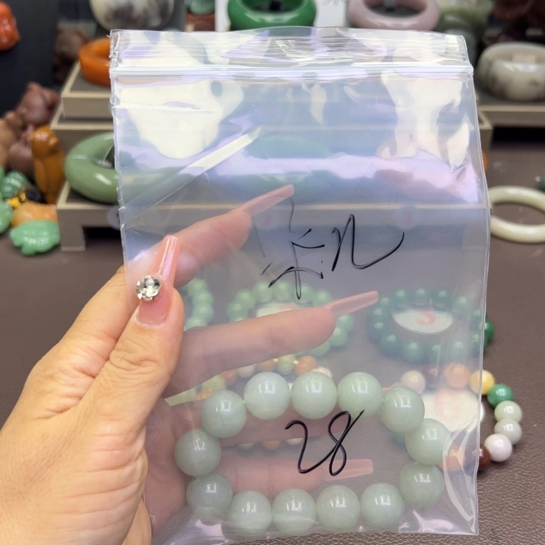 未镶嵌手镯石英岩玉朵*