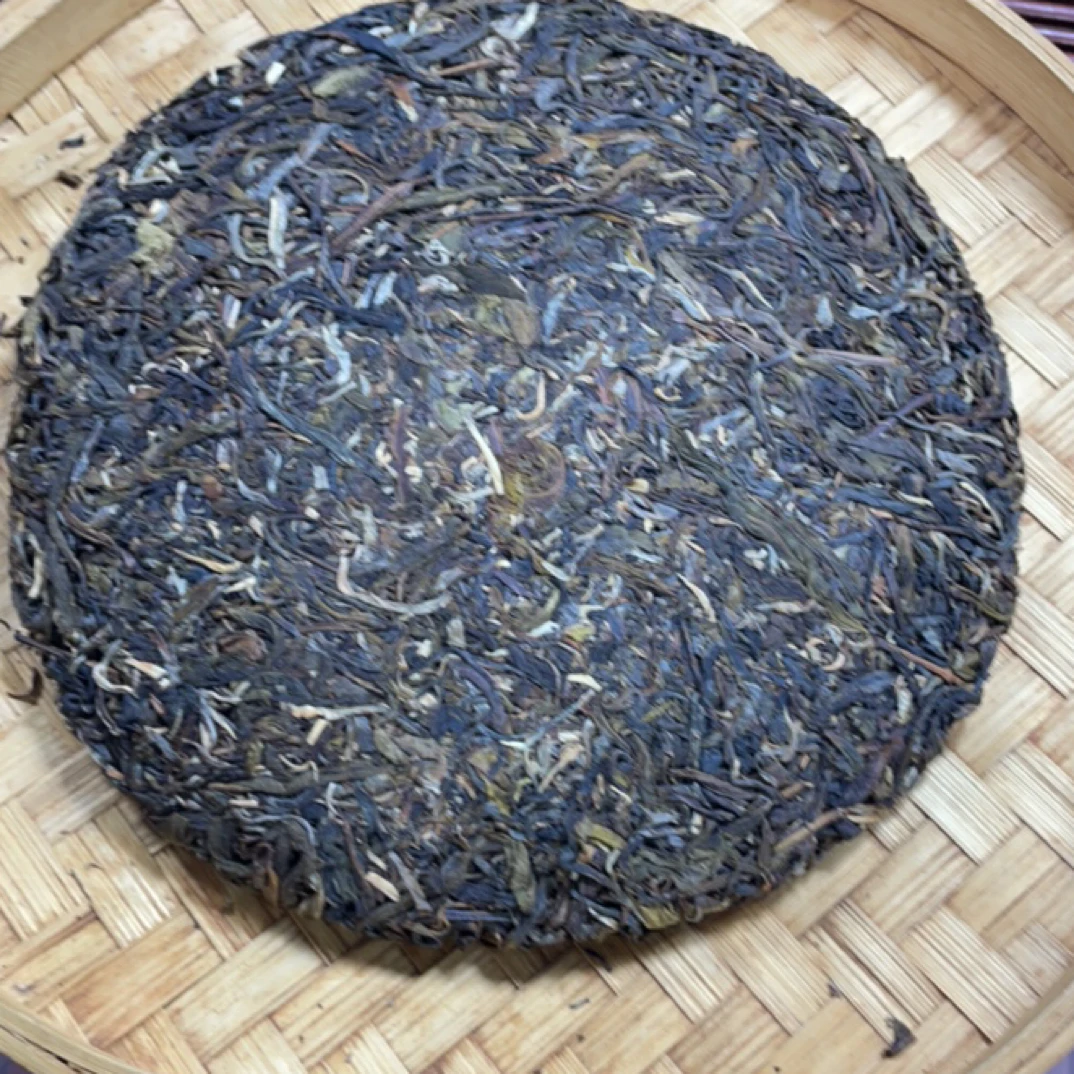 2022年云南松山古树普洱生茶饼