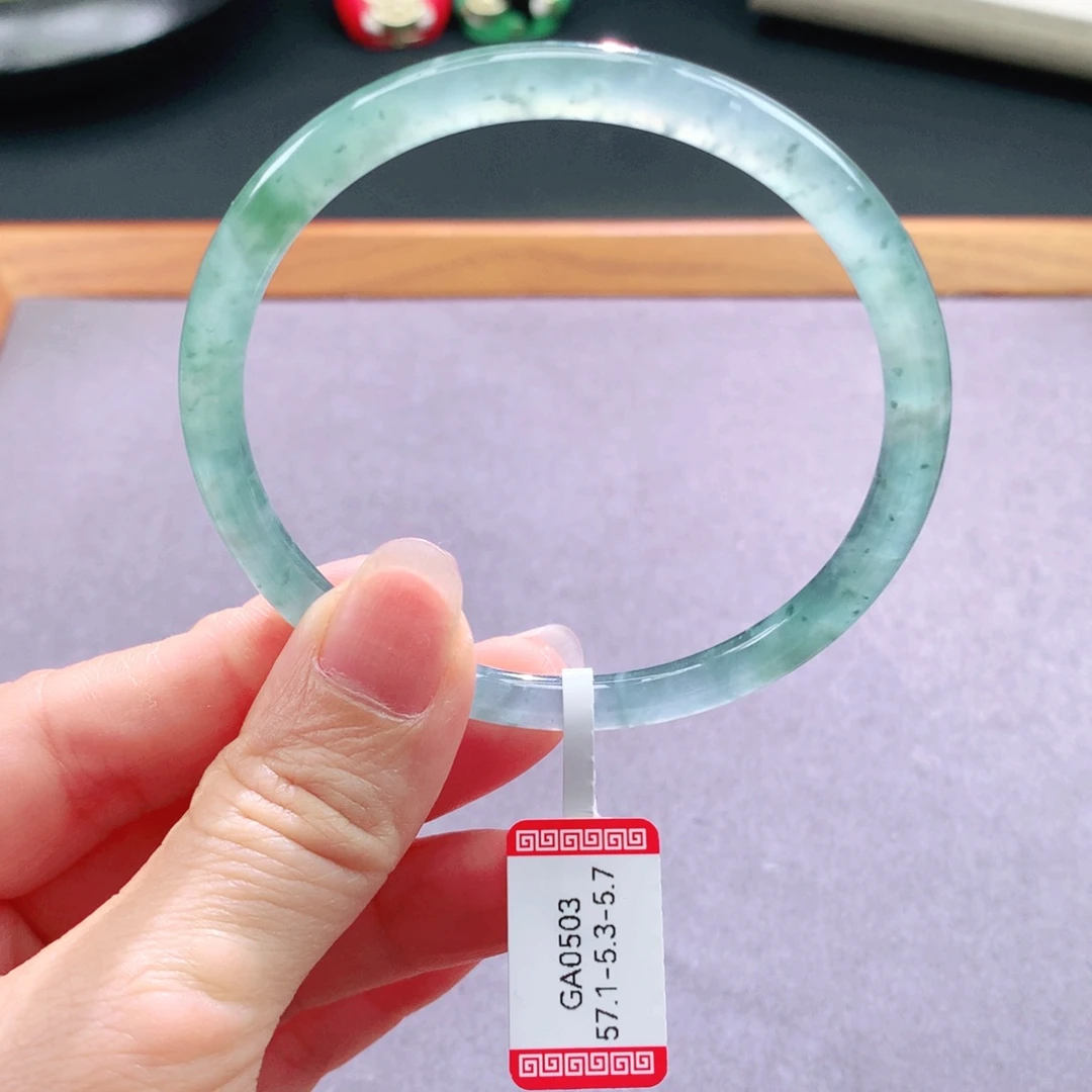 翡翠手镯未镶嵌天然翡翠手镯