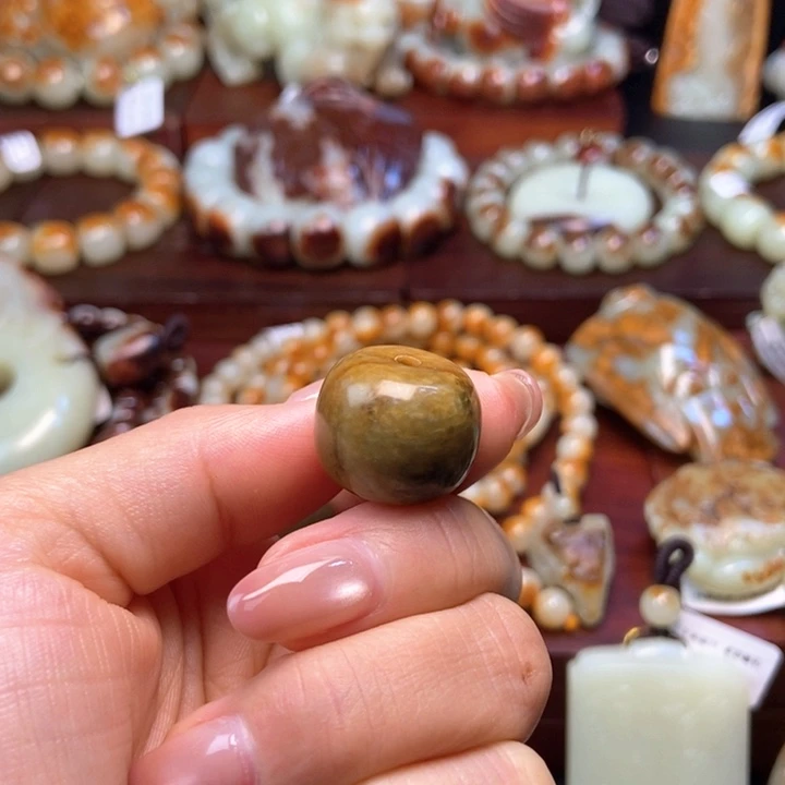 岫岩河磨玉（透闪石质玉）未镶嵌把件