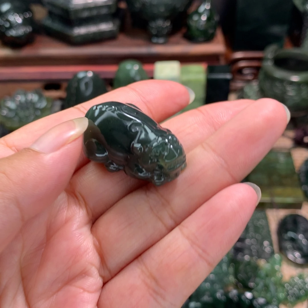 泰山玉貔貅小挂件