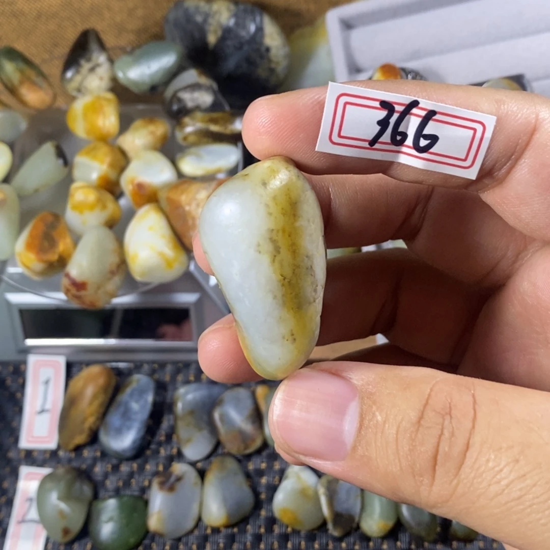 和田玉（糖玉）未镶嵌挂件