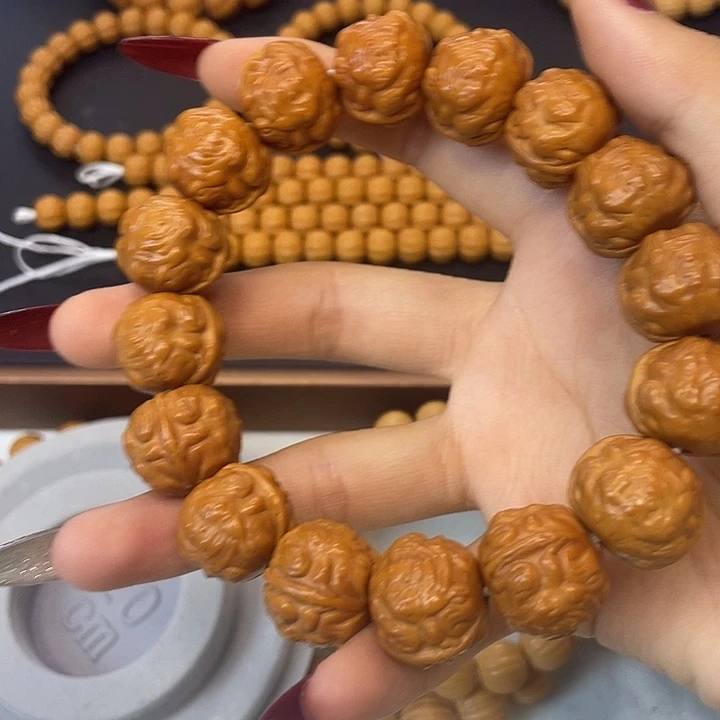 卧***龍手串猴头核桃猴头