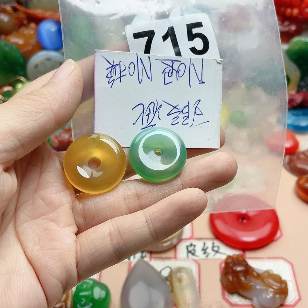 合金颈饰玛瑙/玉髓向*光