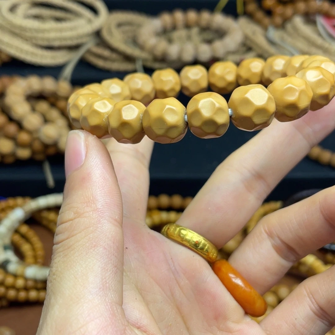 猴头核桃吊坠大奶酪