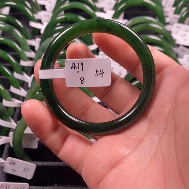 和田玉（碧玉）手镯未镶嵌54+