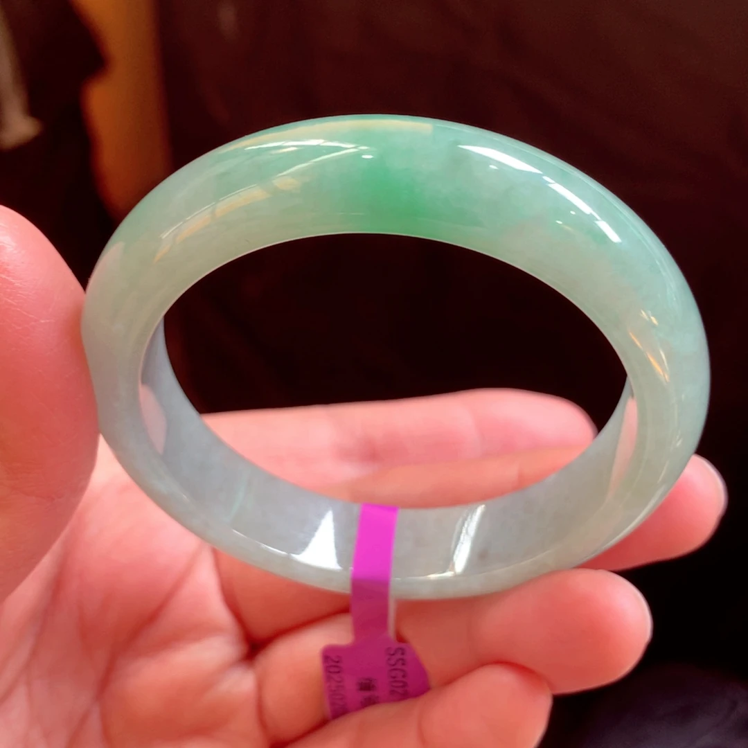 翡翠手镯未镶嵌缅甸翡翠