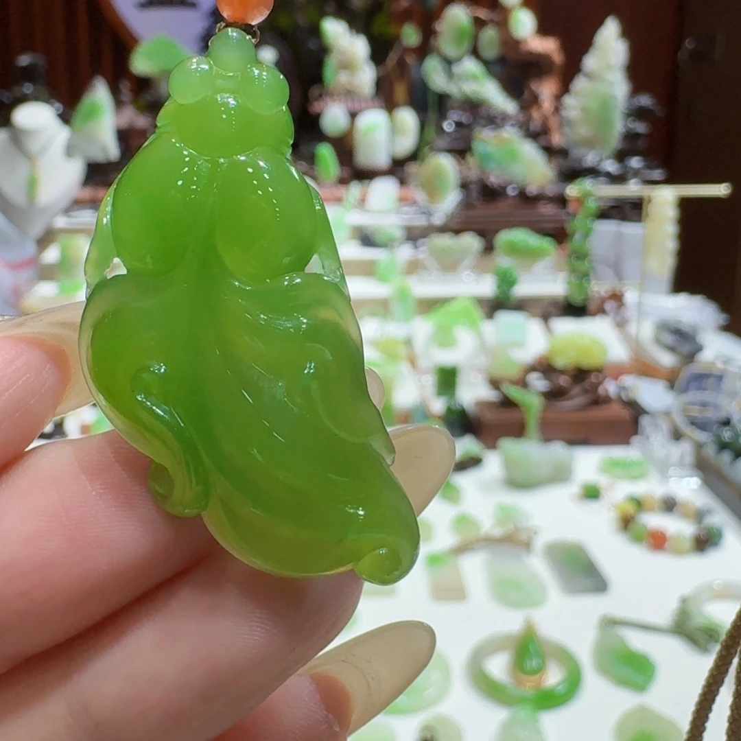 未镶嵌和田玉（碧玉）挂件冰底碧玉鱼儿