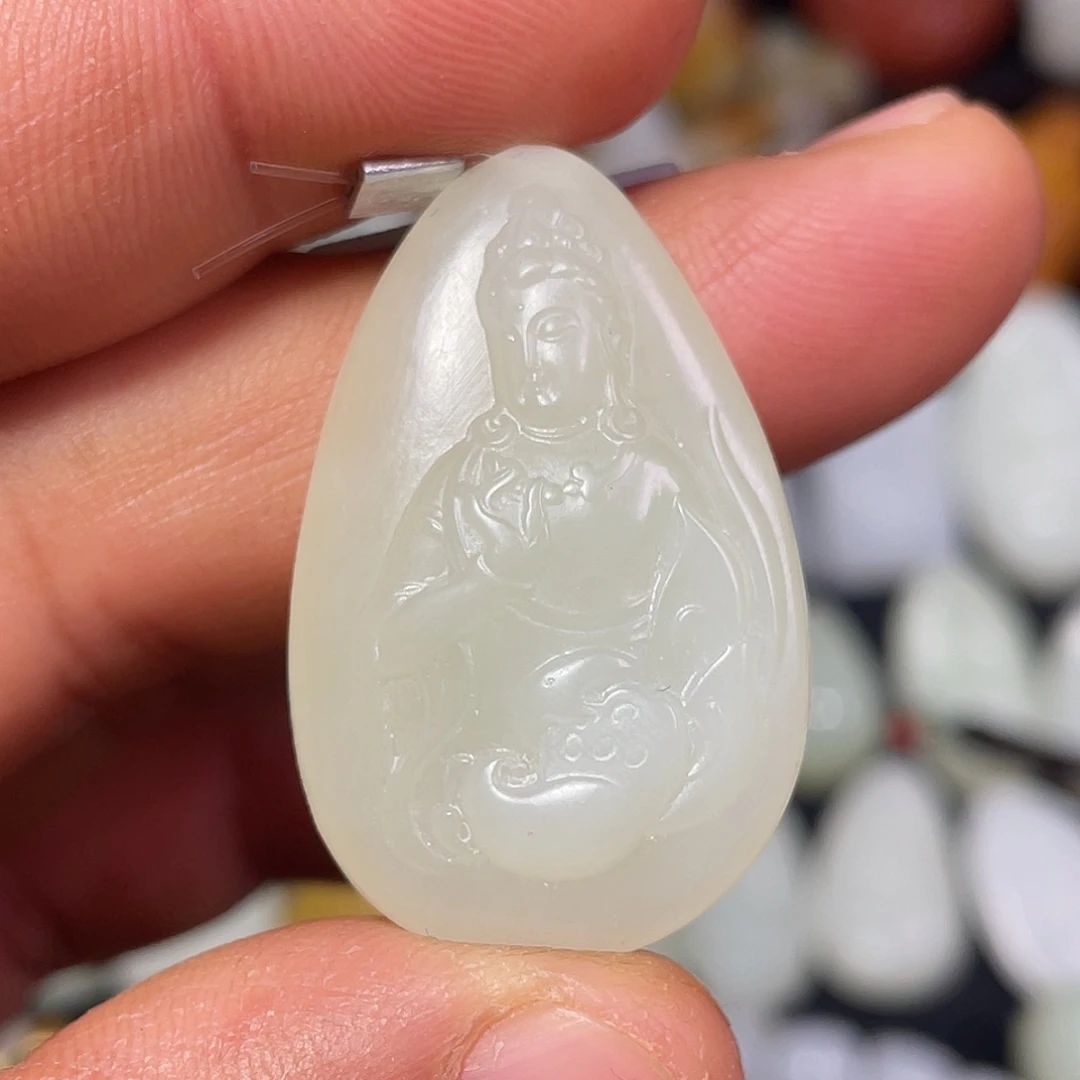 和田玉未镶嵌颈饰吊坠