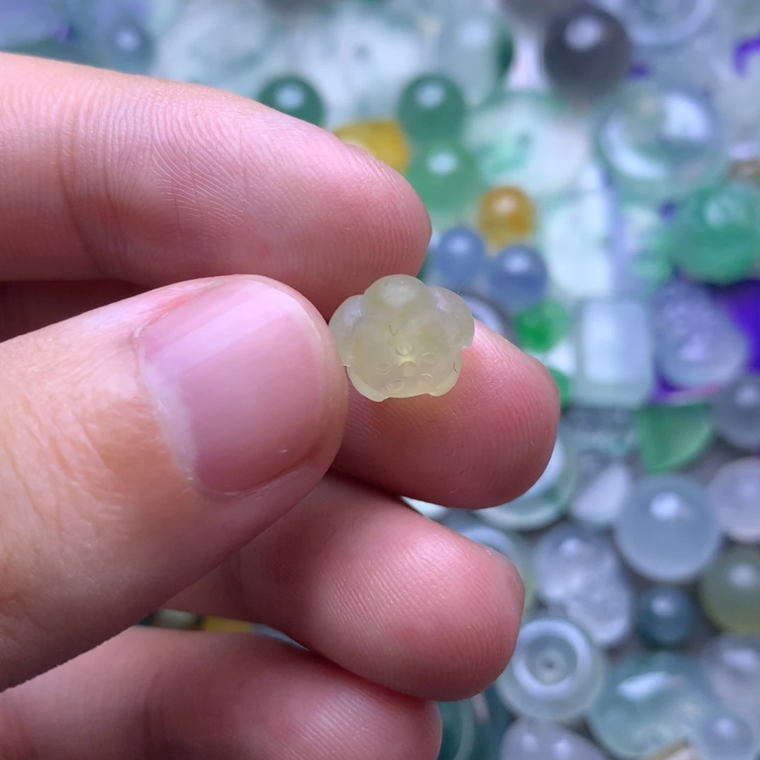定制翡翠未镶嵌挂件