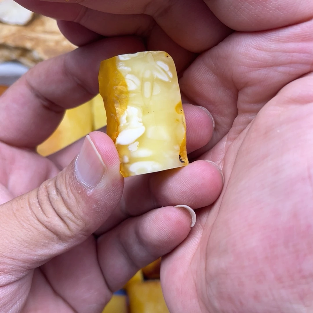 安***会定制蜜蜡未镶嵌原石