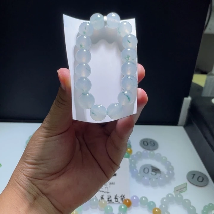 未镶嵌定制翡翠广****司翡翠卡12.8