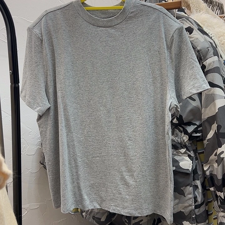 今天新款 版型好的灰色垫肩T