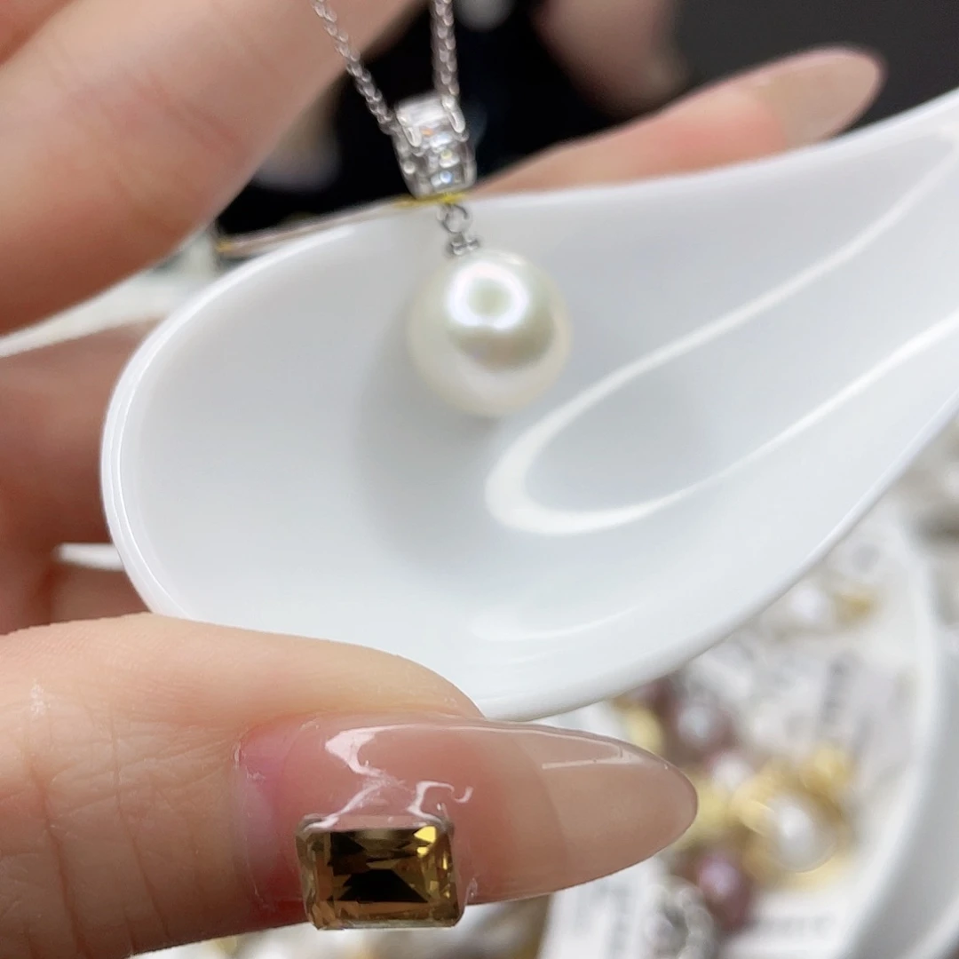 淡水珍珠吊坠(赠链)未镶嵌