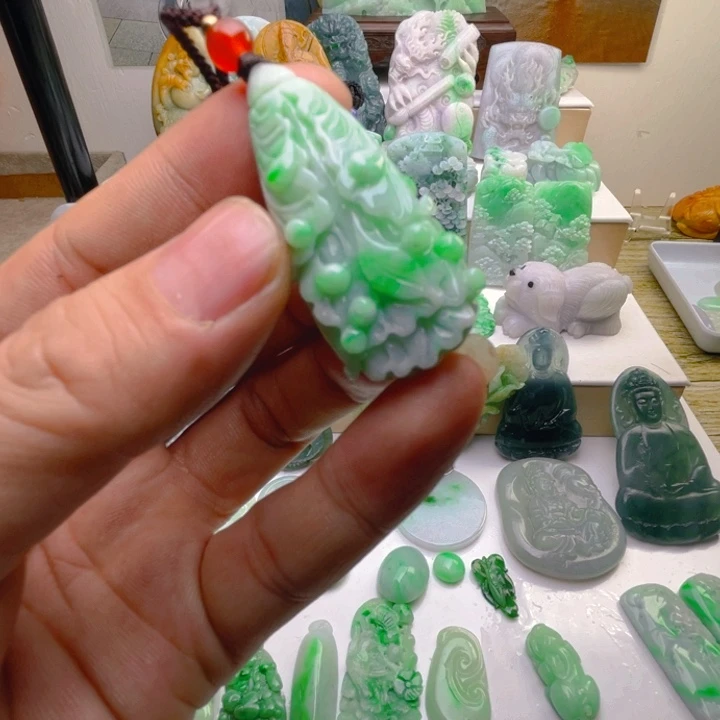 翡翠未镶嵌颈饰翡翠